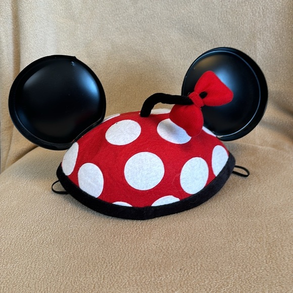 Disney Minnie Mouse Ear Hat NWOT - Picture 2 of 4